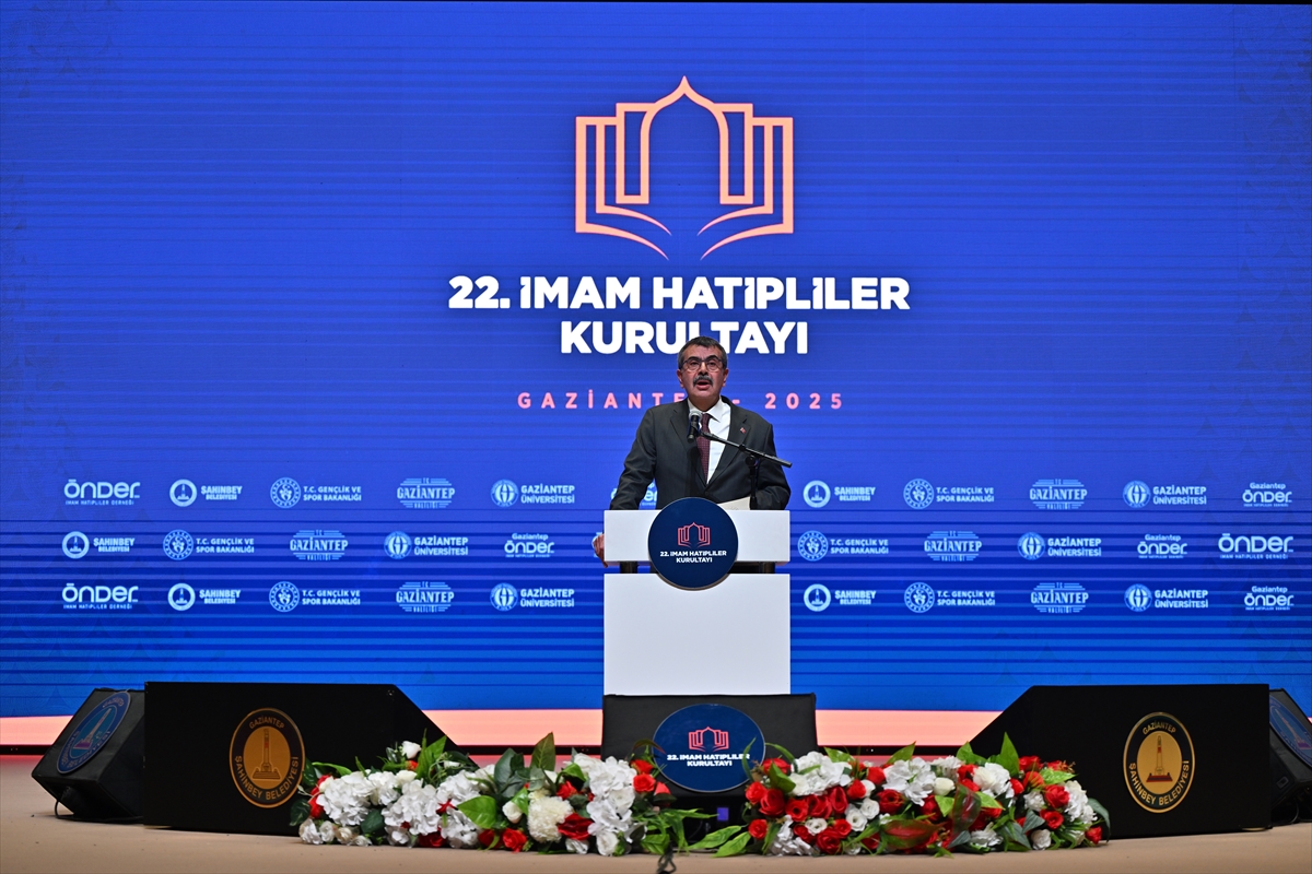 Türkiye'nin İmam Hatip Hikayesi Ne Anlatıyor? Erdoğan Gençlere Seslendi
