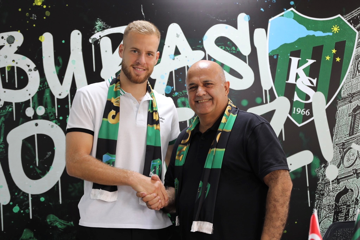 Kocaelispor'un Smolcic Transferi Tanıtımda Büyük Sürpriz Yaptı