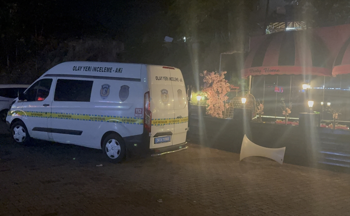 Beylikdüzü'nde Etkinlikte Kan Donduran Anlar: Silahlı Kavga ve Yaralanma