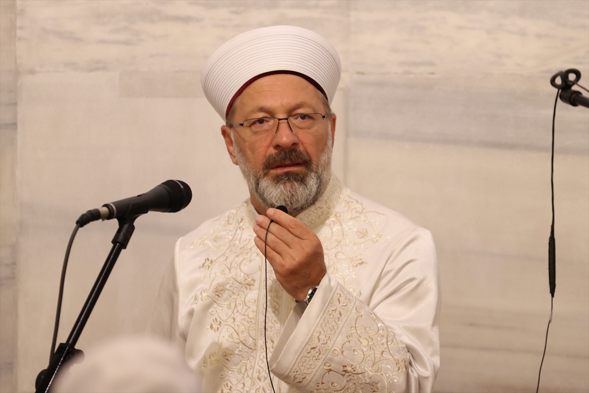 İstanbul'da Tek Yürek Sabah Namazında: Aileler Gazze İçin Dualarda