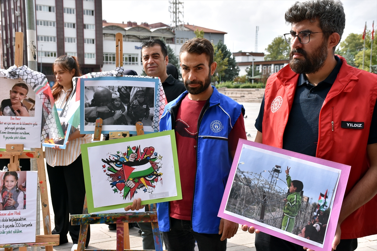 Gençlerden Filistin'e Anlamlı Destek: Kırıkkale ve Sivas'ta Duygusal Etkinlikler