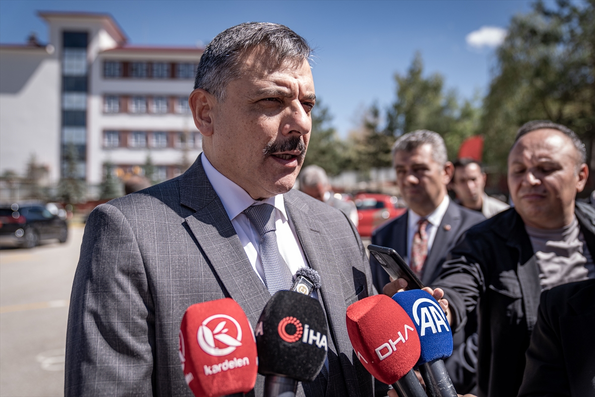 Erzurum'da Yürek Yakan Olay: Toprak Ev Çöktü, Acı Kaybımız Var