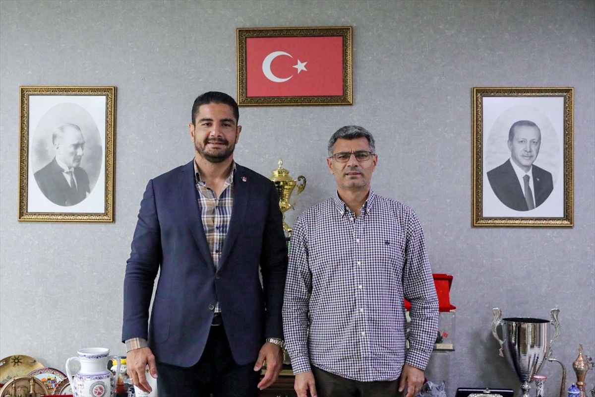 Yusuf Dikeç ve Taha Akgül'den Genç Sporculara İlham Verecek Buluşma