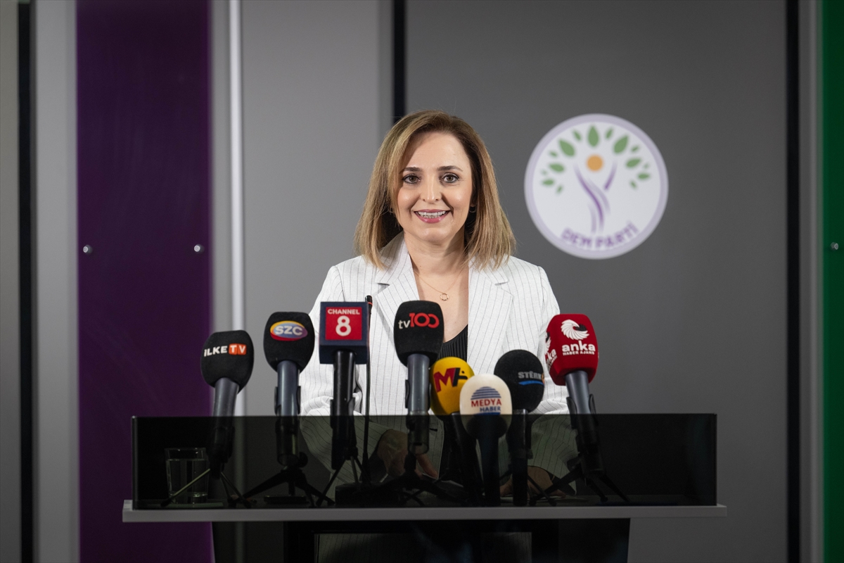 DEM Parti Ziyareti Türkiye'nin Gündeminde Yeni Sorular Yaratıyor