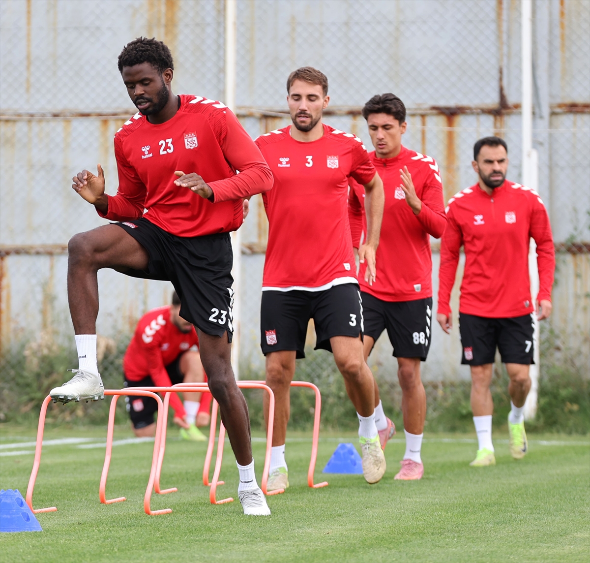 Sivasspor Sarıyer Maçına Hazırlanıyor Taraftarlar Heyecanla Bekliyor