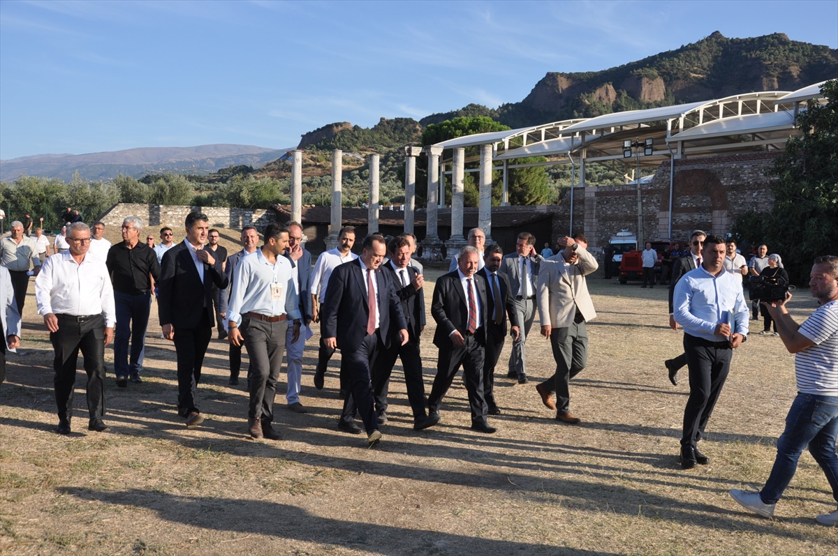 Manisa'da Tarihi Toplantı: Belediye Meclisi Sardes Antik Kenti'nde Buluştu