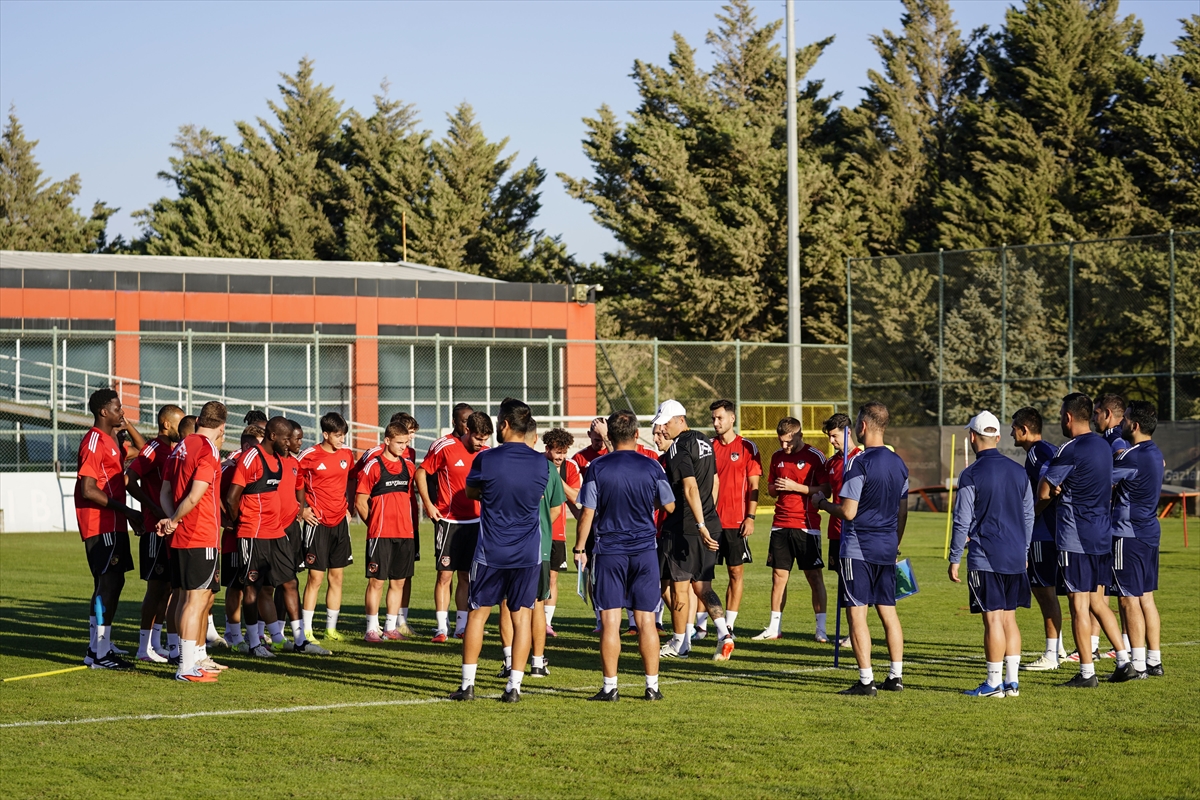 Gaziantep FK ve Kocaelispor Arasında Nefes Kesen Maç Öncesi Son Hazırlıklar Başladı