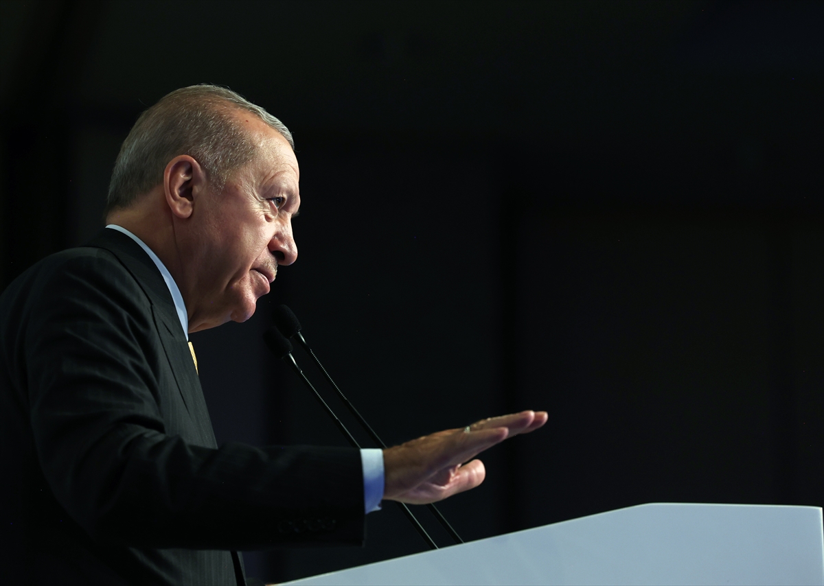 Cumhurbaşkanı Erdoğan İstanbul Sergisinde Sanatın Gücünü Anlattı