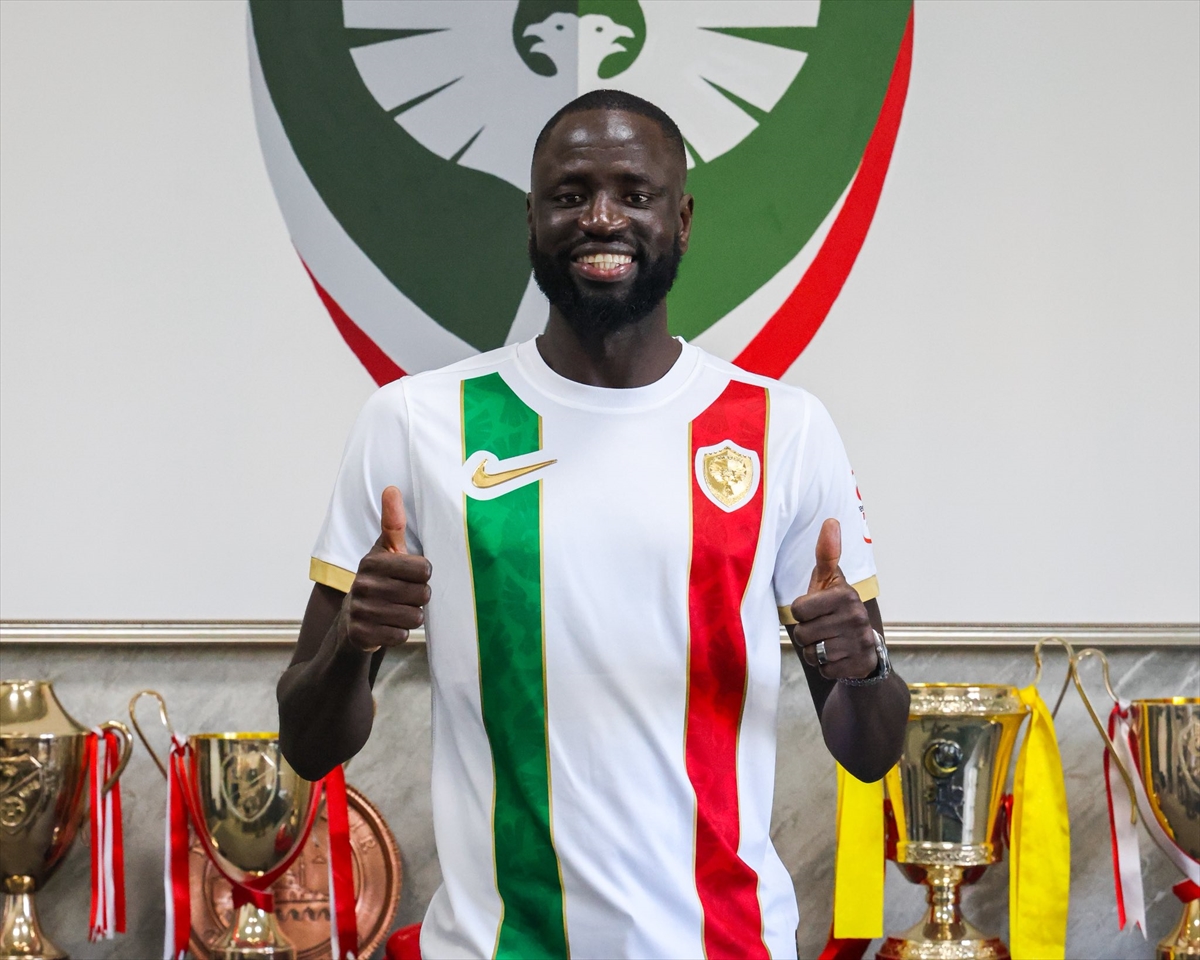 Cheikhou Kouyate'den Amedspor'a Tarihi Transfer