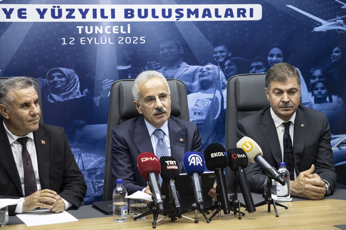 Bakan Uraloğlu Tunceli'de Türkiye Yüzyılı Vizyonunu Anlattı
