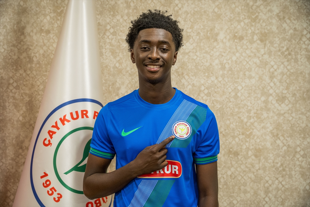 Jesurun Rak-Sakyi Çaykur Rizespor'a Katıldı Yeni Beklentiler Yükseldi