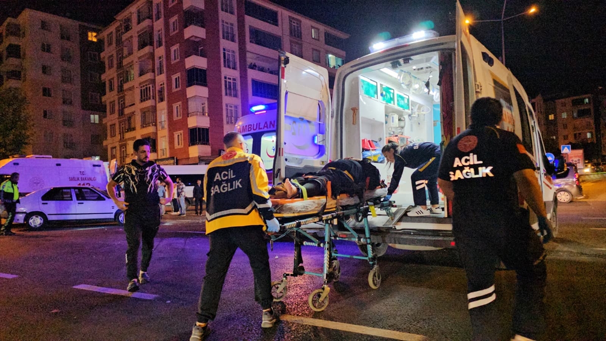 Çorum'da Kaza: Motosiklet ile Otomobilin Çarpışması Herkesi Şoke Etti