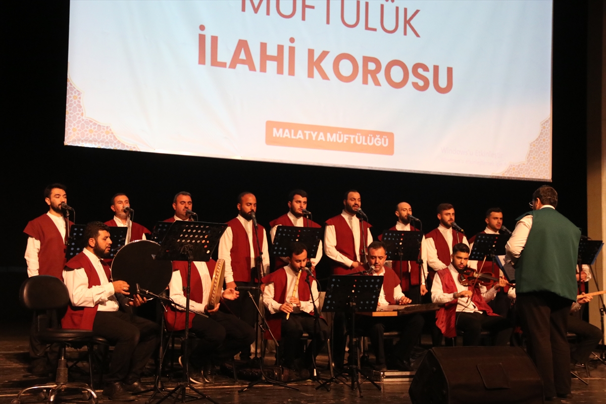 Malatya'da Aile ve Maddiyat Üzerine Çarpıcı Konferans: Tehlikeler Neler?