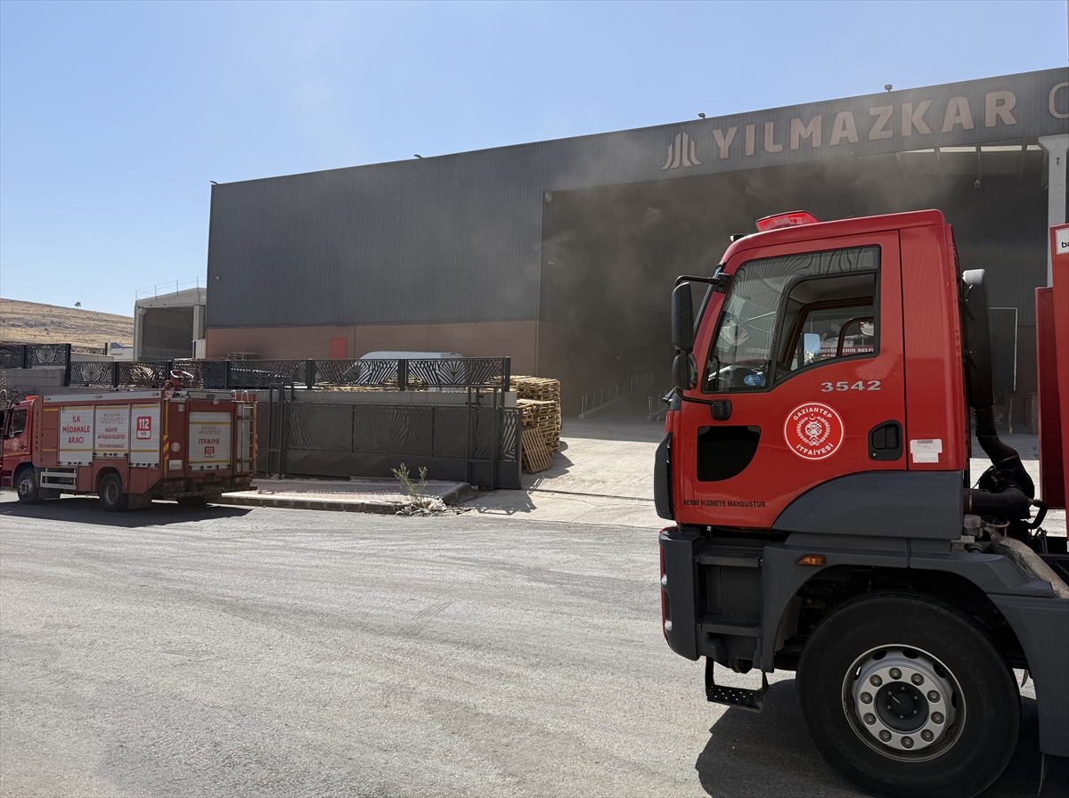 Gaziantep'te Fabrika Yangını İşçiler İçin Tehlike Yarattı
