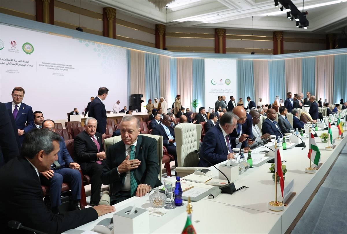Erdoğan'dan Kritik Katar Ziyareti: Zirveye Katılım Sağladı