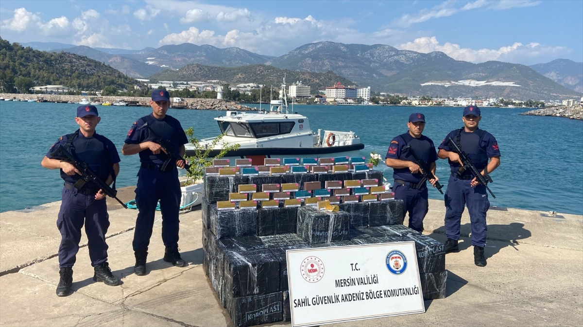 Mersin Açıklarında Şok Baskın: Tonlarca Kaçak Malzeme Ele Geçirildi