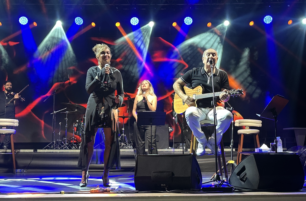 Eda ve Metin Özülkü'den Antalya'da Unutulmaz Gece
