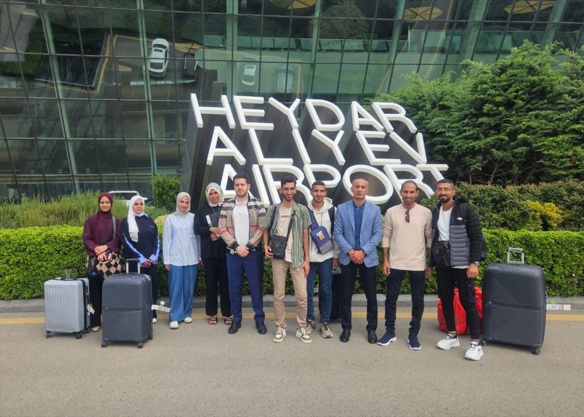 Azerbaycan'ın Eğitime Destek Planı Gazzeli Öğrencileri Kurtardı
