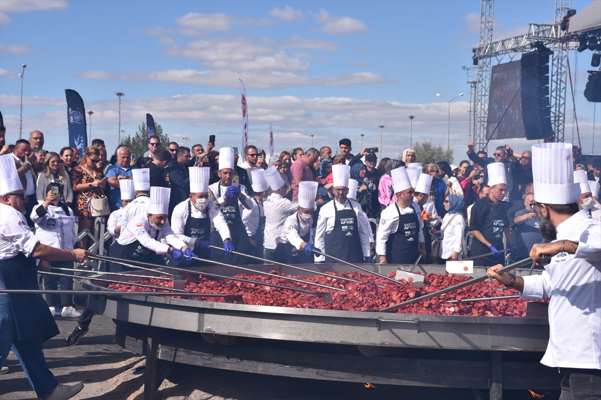 Gastro Afyon Festivali Başladı: Dev Lezzetler ve Rekorlar Bir Arada