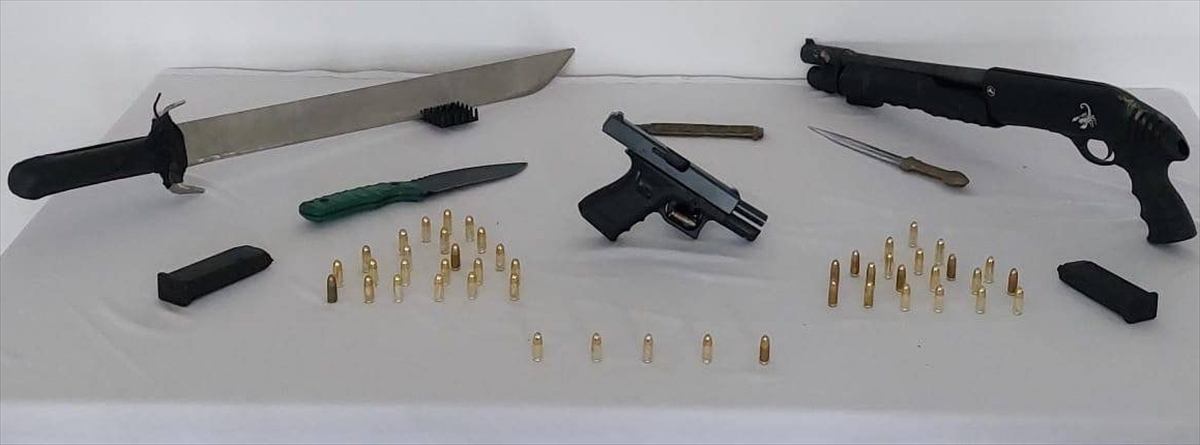 Erzurum'un Sessiz Köyünde Şaşırtan Operasyon: Silah ve Kılıç Kaçakçılığı