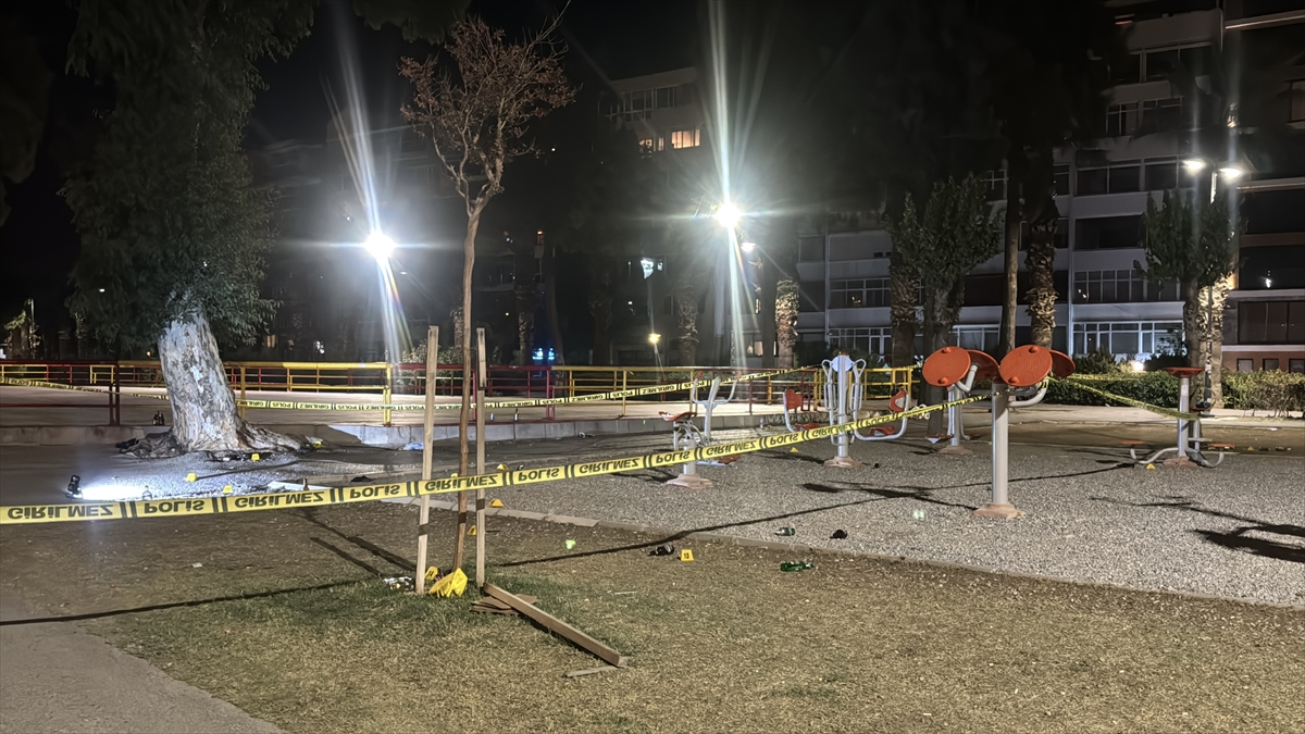 İzmir'de Gergin Anlar: Silahlı Çatışma Bir Can Aldı, Altı Yaralı