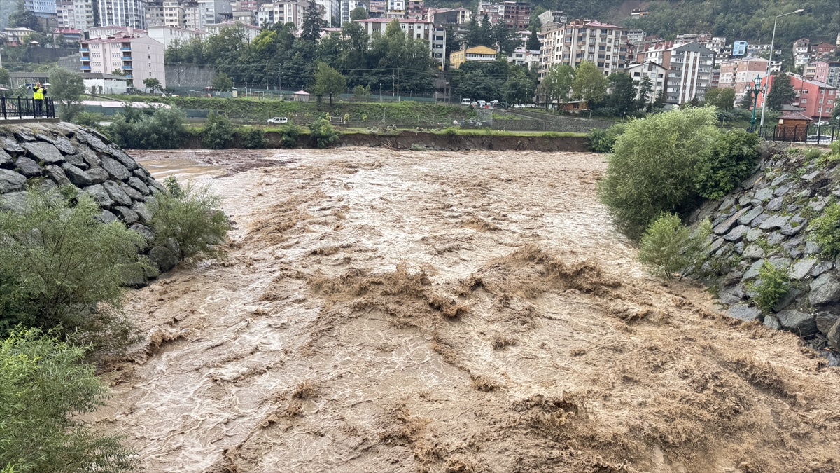 Artvin'deki Sağanak Yağışlar Krize Yol Açtı