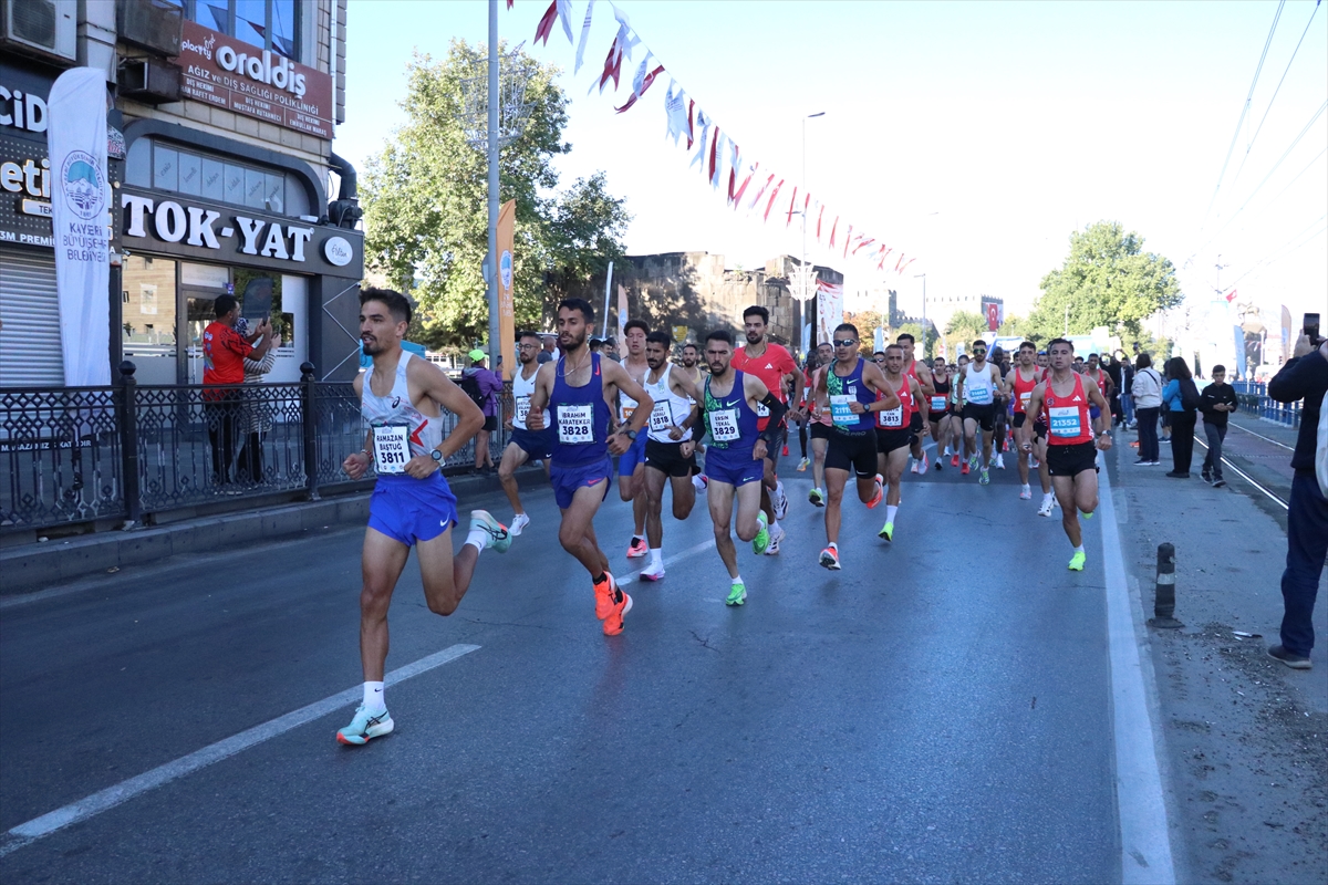 Kayseri Yarı Maratonunda Uluslararası Katılım ve Eğlence Dolu Anlar