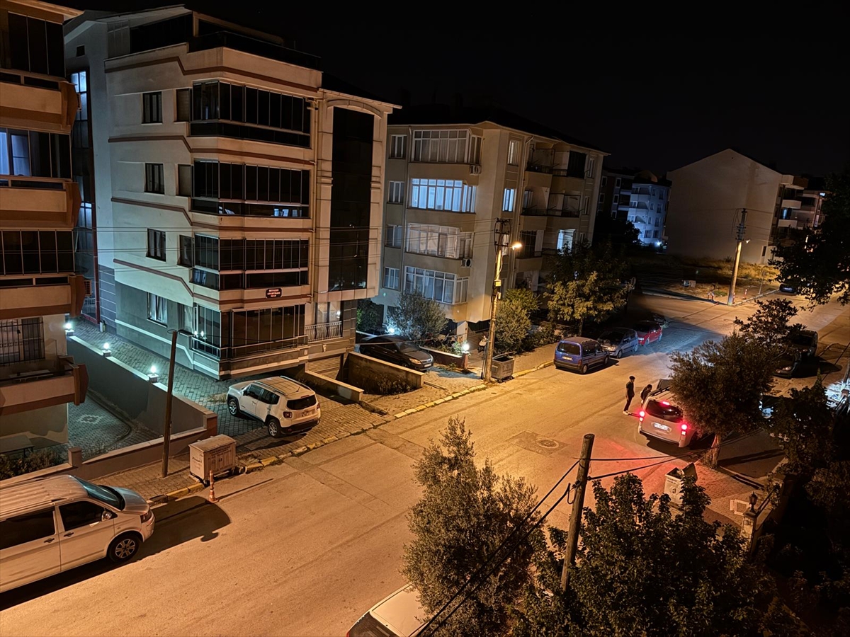Balıkesir'de Gece Yarısı İle Gelen Sarsıntı Korkuttu