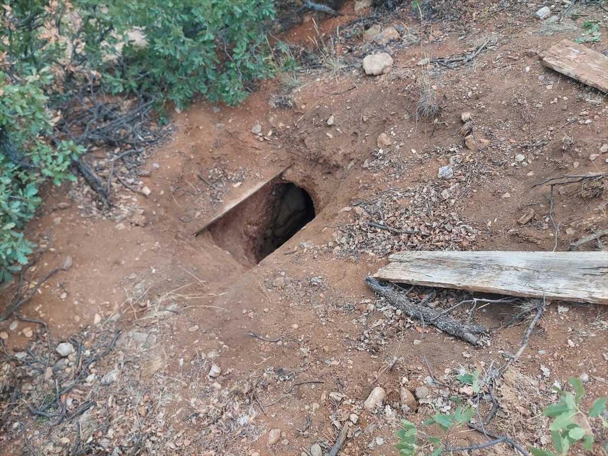 Yozgat'ta Define Peşinde Yakalananlar Kaçamadı