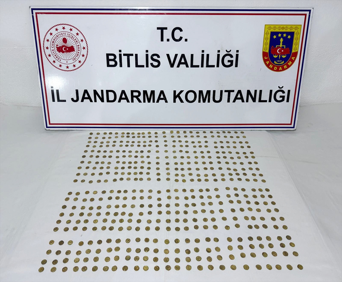 Bitlis'te Büyük Tarihi Keşif: 500 Roma Sikkesi Ele Geçirildi