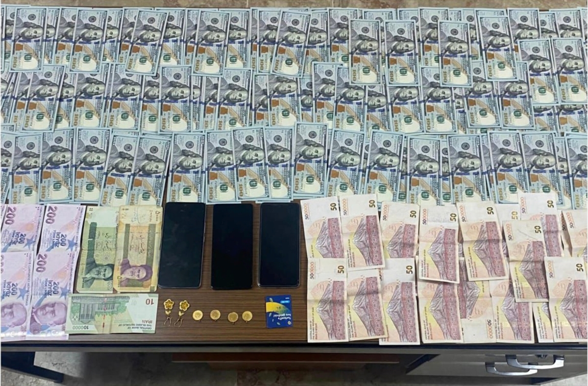 Konya'da Sahtecilik Operasyonu Hayrete Düşürdü: 3 Zanlı Adliyede