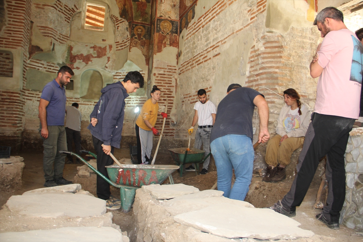 Sinop'ta 700 Yıllık Kilise Ziyaretçilerine Tarihi Yolculuk Sunuyor