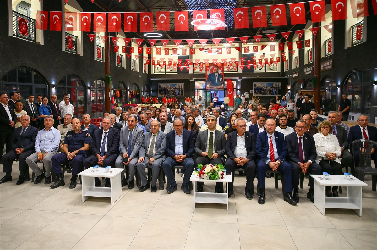Uşak’ta Ahilik Geleneği Rüzgârı: 50 Yıllık Saat Tamircisi Onurlandırıldı