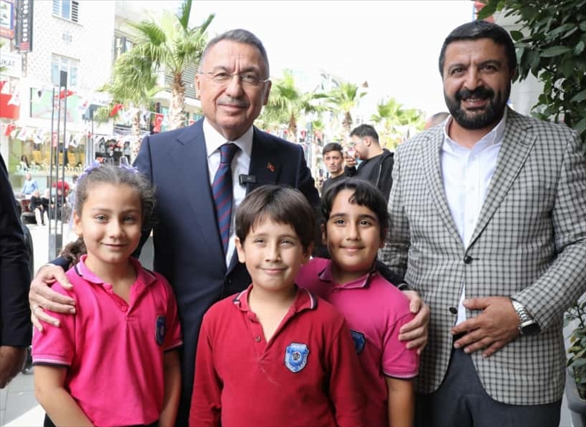 Fuat Oktay Sancaktepe'de Esnaf ve Vatandaşlarla Buluştu