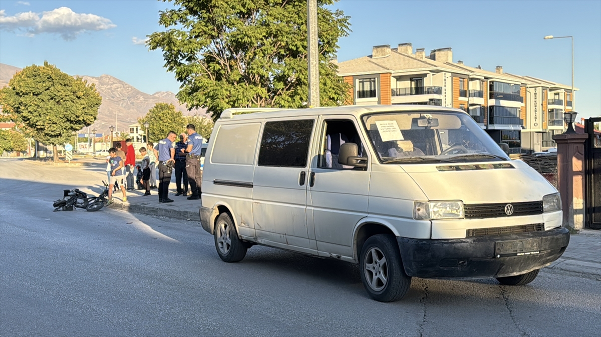 Erzincan'da Elektrikli Bisiklet Kazası: Küçük Çocuk Hayat Mücadelesi Veriyor