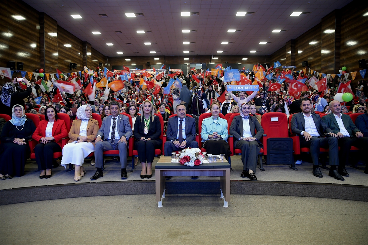 Van'da AK Parti Kadın Kolları'nın Buluşması Gündem Yarattı: İşte Detaylar
