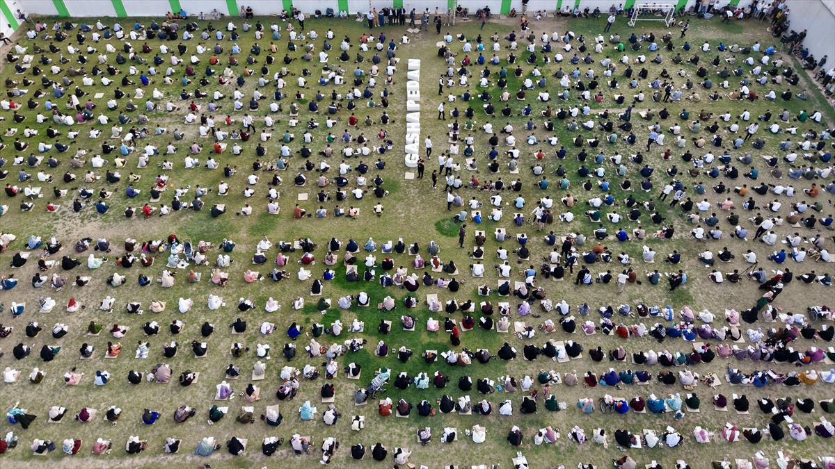 Irak'ta Binlerce Kişi Hz. Muhammed'in İzinde: Dev Organizasyon Yoğun İlgi Gördü