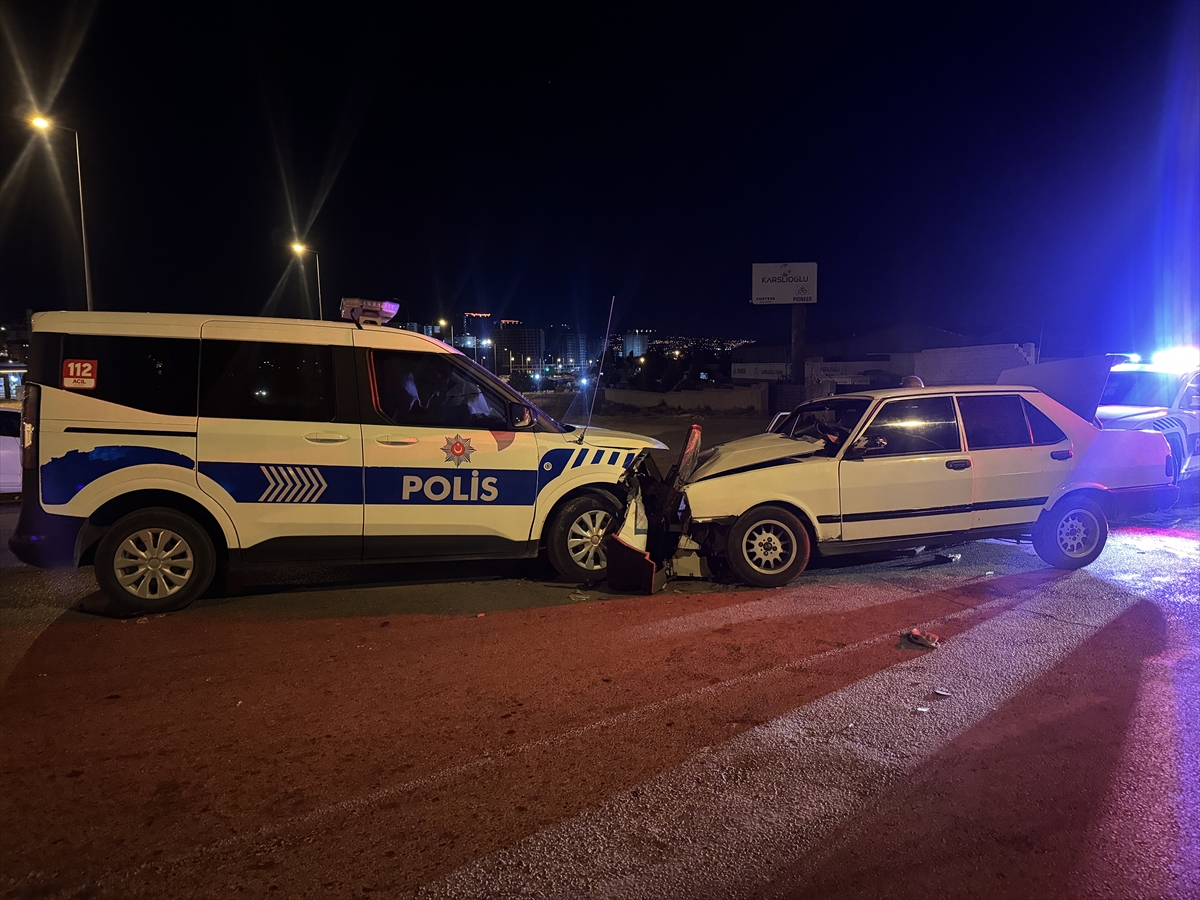 Kayseri'de Polis Kovalamacası Kazayla Bitti: İki Polis Yaralı