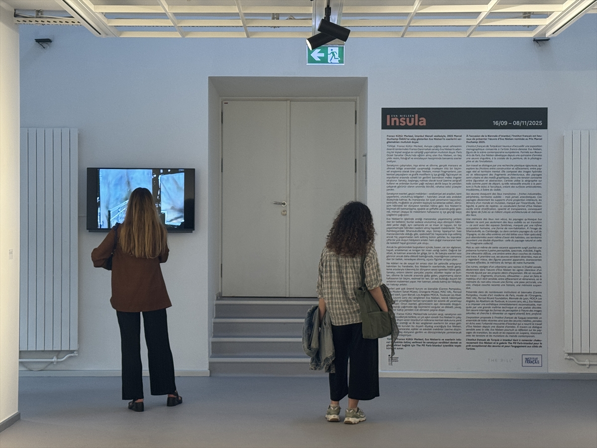 İstanbul'da Sanat Dolu Bir Akşam: Eva Nielsen ve Alice Pallot'un Eserleri Hayran Bırakıyor