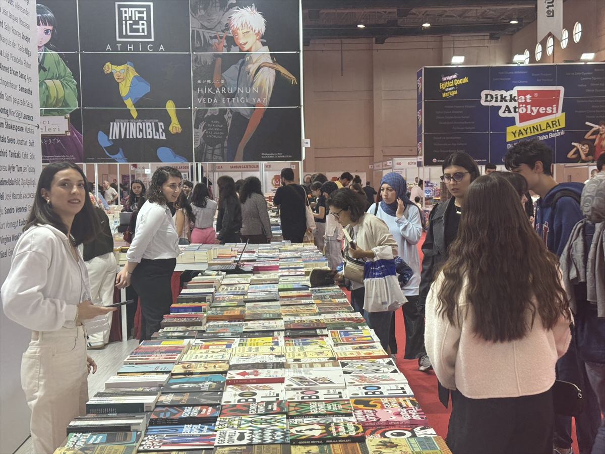 Karadeniz'de Edebiyat Rüzgarı: Samsun Kitap Fuarı Ziyaretçilerini Bekliyor
