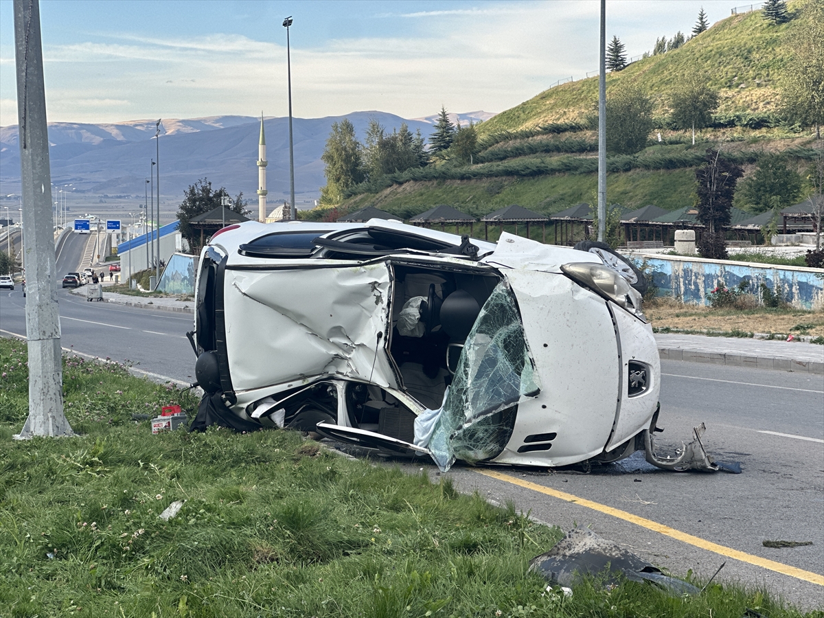 Erzurum'da Mevlana Caddesi'ndeki Feci Kaza Şok Yarattı