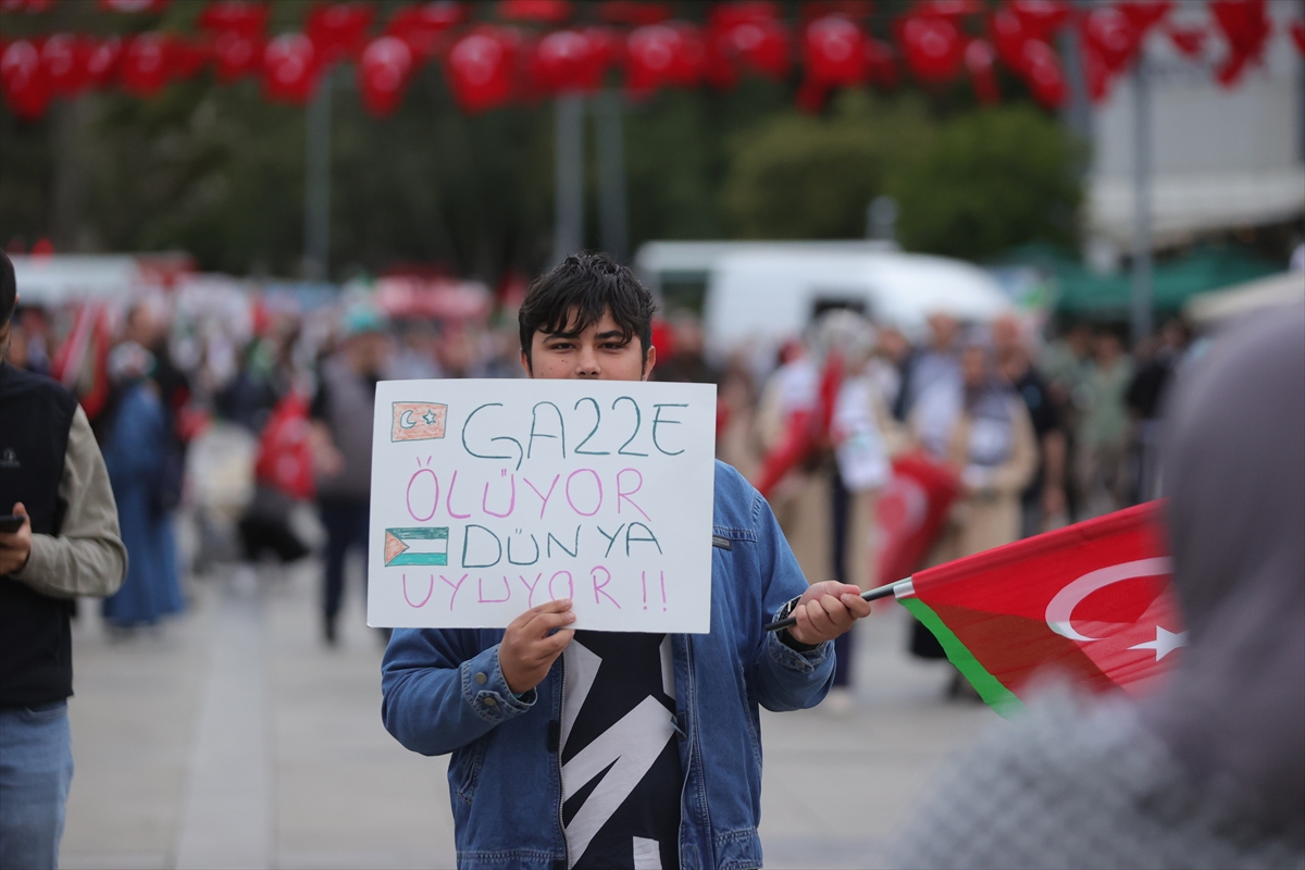 Kocaeli'de Gazze'ye Destek Yürüyüşünde  Duygusal Anlar