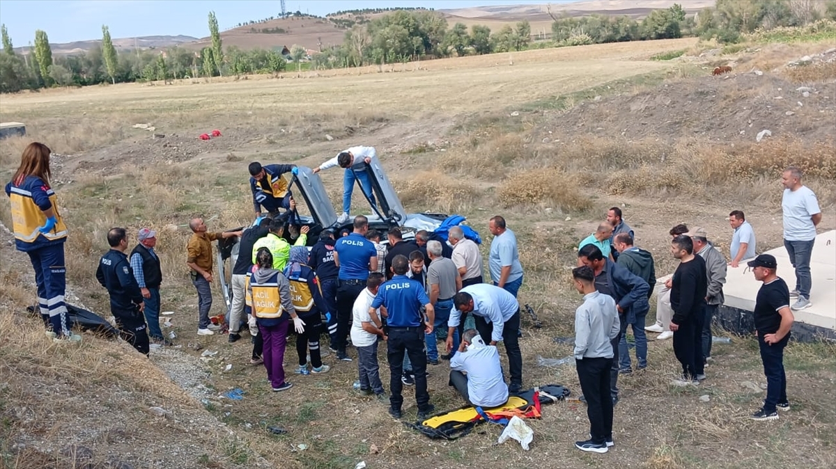 Düğün Konvoyunda Olanlar Oldu Çorum'da Kaza Heyecan Yarattı