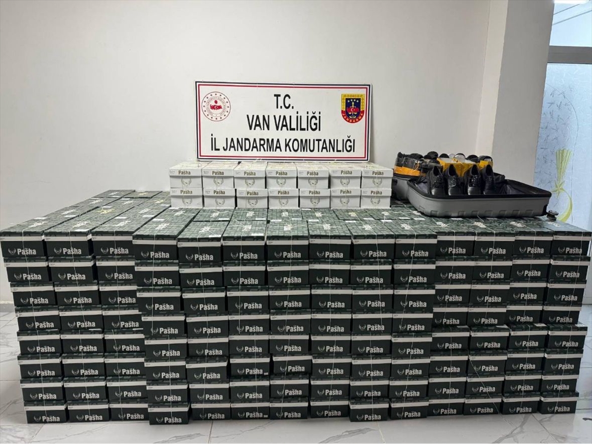 Van'da Şok Operasyon: Kaçak Ayakkabı Deposu