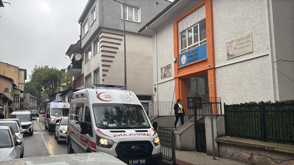 Bursa'da Ortaokulda Ani Zehirlenme Alarmı: Öğrenciler Tedavi Altında