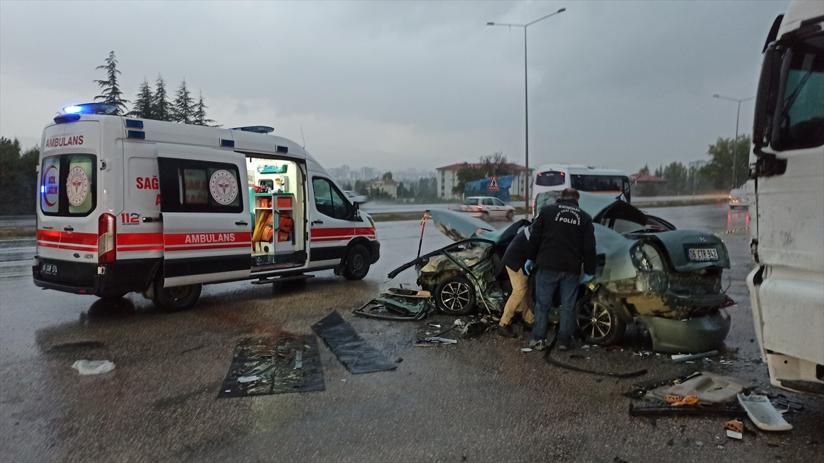 Ankara'da Feci Kaza: Park Halindeki Tır Can Aldı
