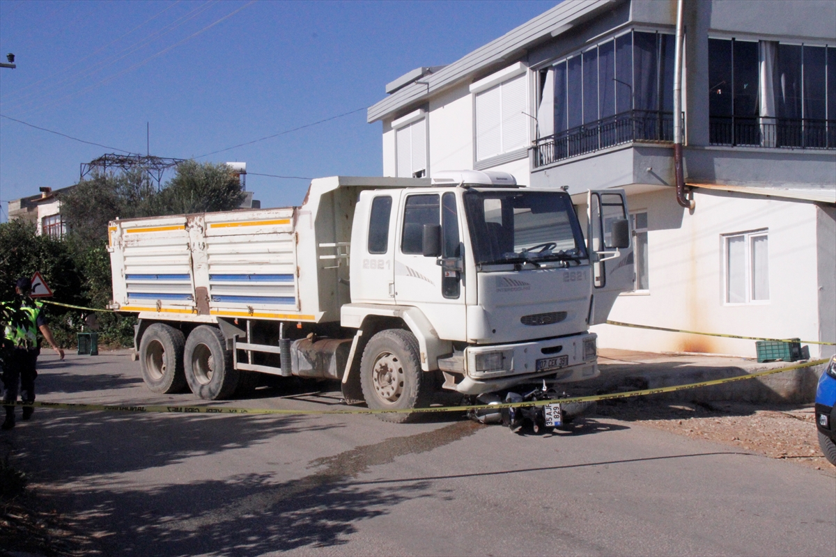 Antalya'da Felaket: Kamyon ve Motosiklet Çarpışması Can Aldı