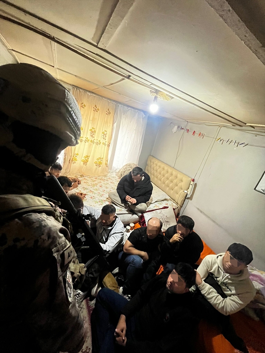 Edirne'de FETÖ Operasyonu: Kaçak Göçmenlerle Birlikte Yakalandılar