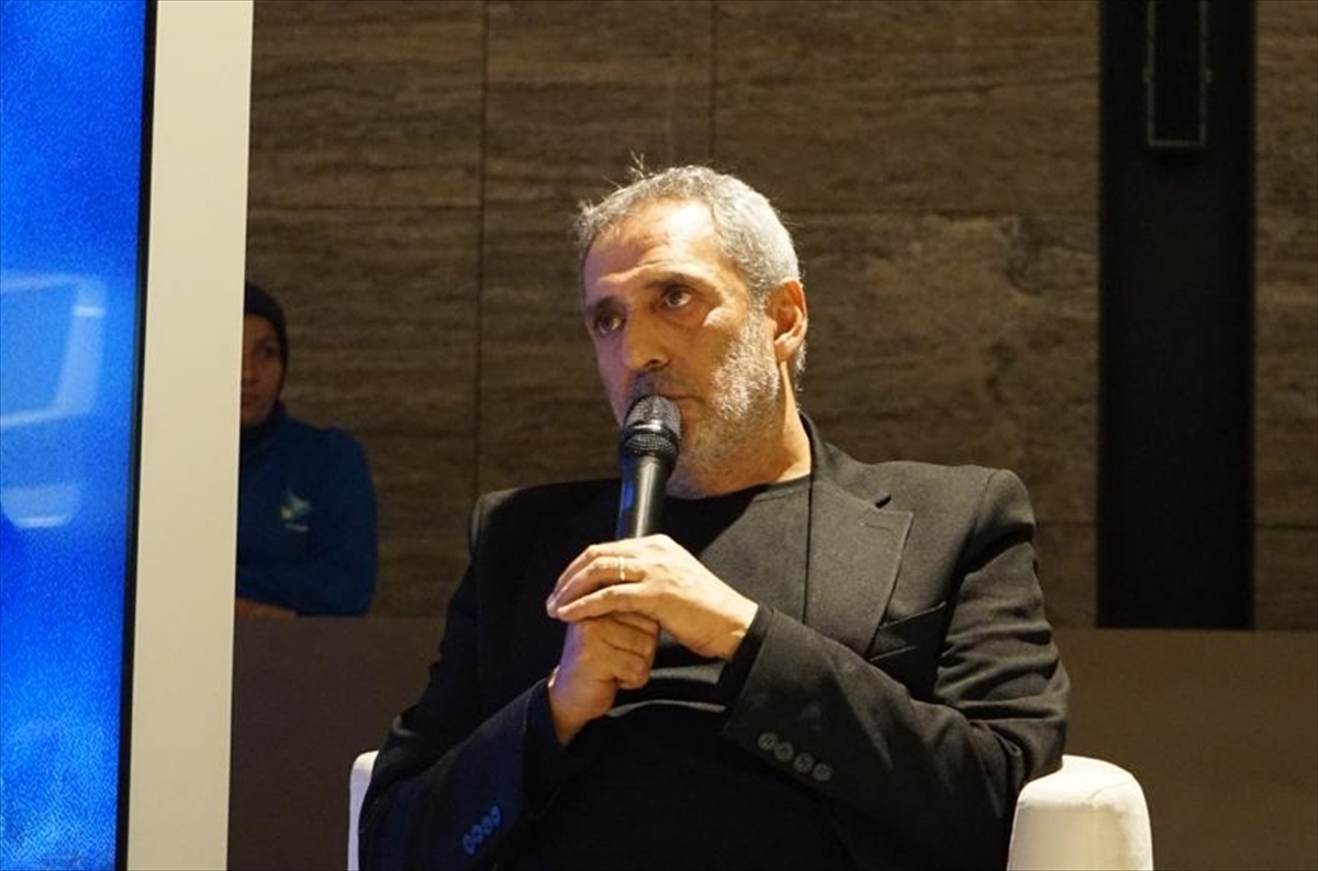 Yavuz Bingöl İstanbul'da Halk Müziğinin Derinliklerine İndi: "Türkülerle Büyüdük"