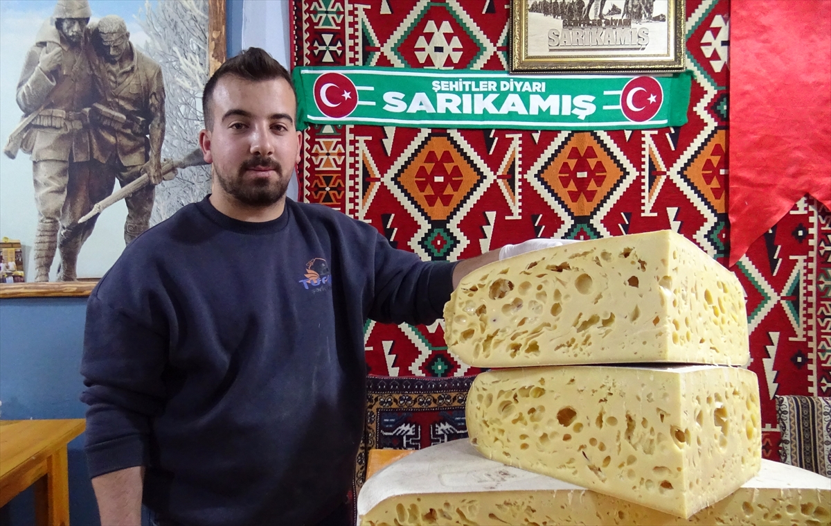 Kars'ta eşsiz tat: Gravyer peyniri sezonu açıldı